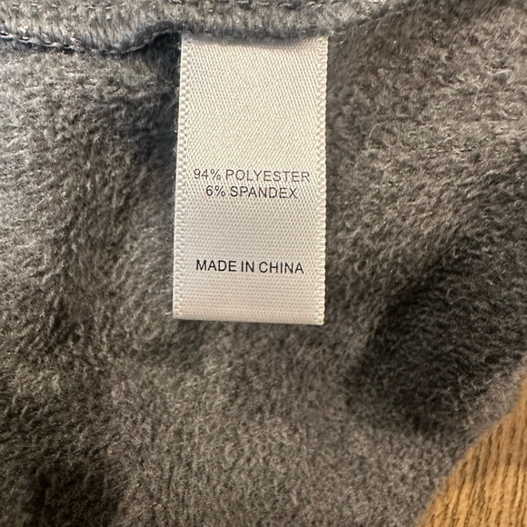 Soft and Cozy. Black and gray duster , extremely soft material, fine flannel. - Picture 8 of 9